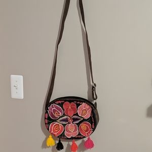 Panamanian Embroidered Crossbody